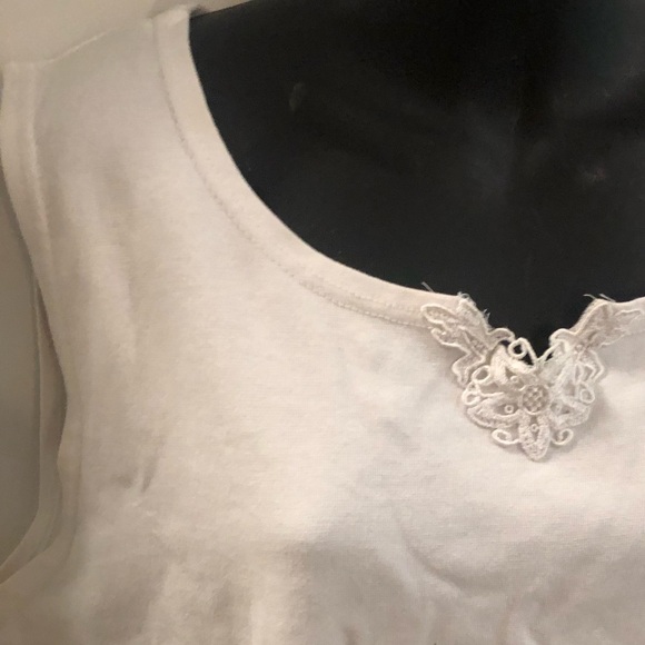 10/$20 RETRO CROP TOP 3X - Picture 6 of 8